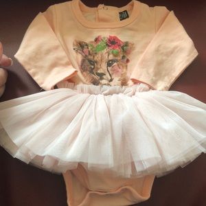 Newborn long sleeve pink onesie with tutu